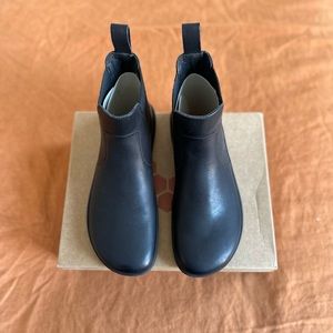 NIB VIVO BAREFOOT GEO CHELSEA WOMENS SIZE 9US / 40EU